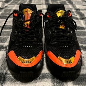 Nike Shox EnigmaBlack Hyper Crimson